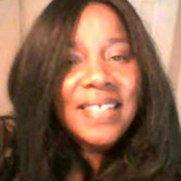 Meet your Posher, Iris - Picture 1 of 1